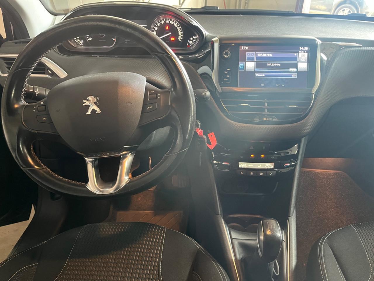 Peugeot 208 PureTech 82 5p. GPL Allure