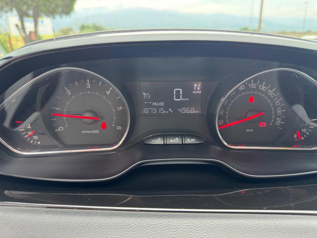 Peugeot 208 1.4 e-HDi 68 CV S&S robotizzato 5 porte Active