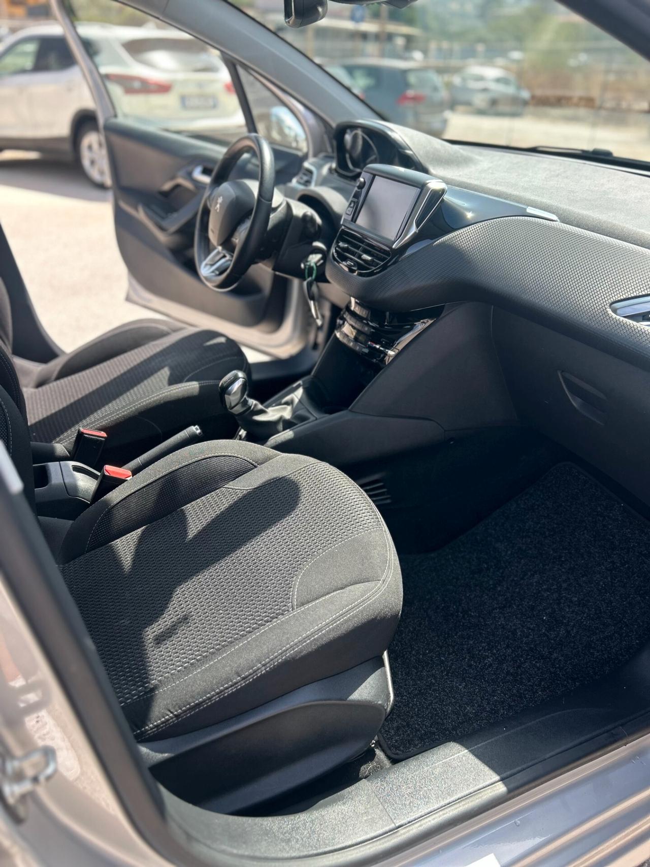 Peugeot 208 BlueHDi 100 5 porte Allure 2016