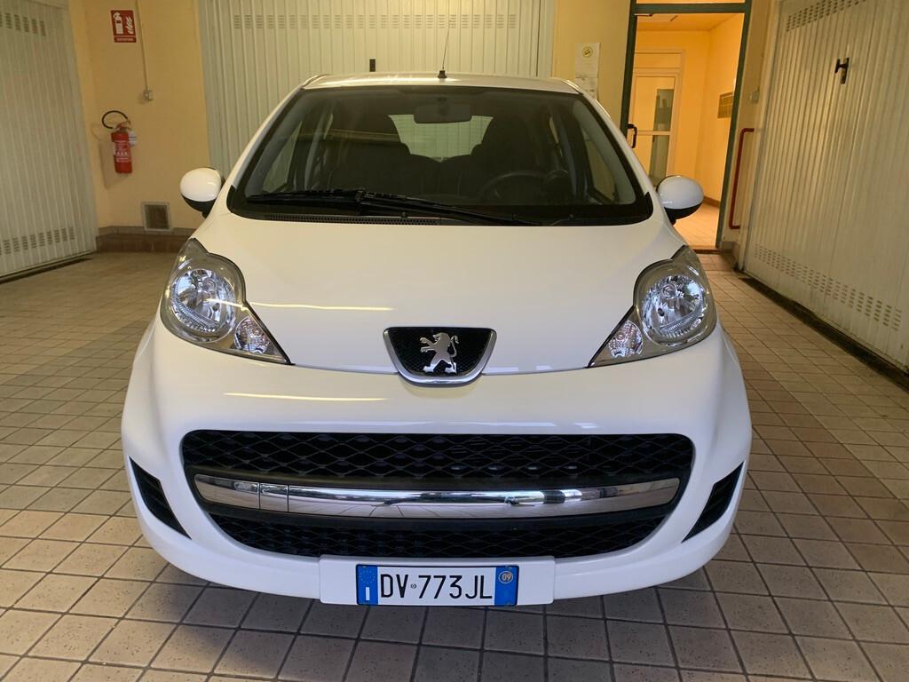 Peugeot 107 1.0 68CV 5p. 5.400 KM !!!!
