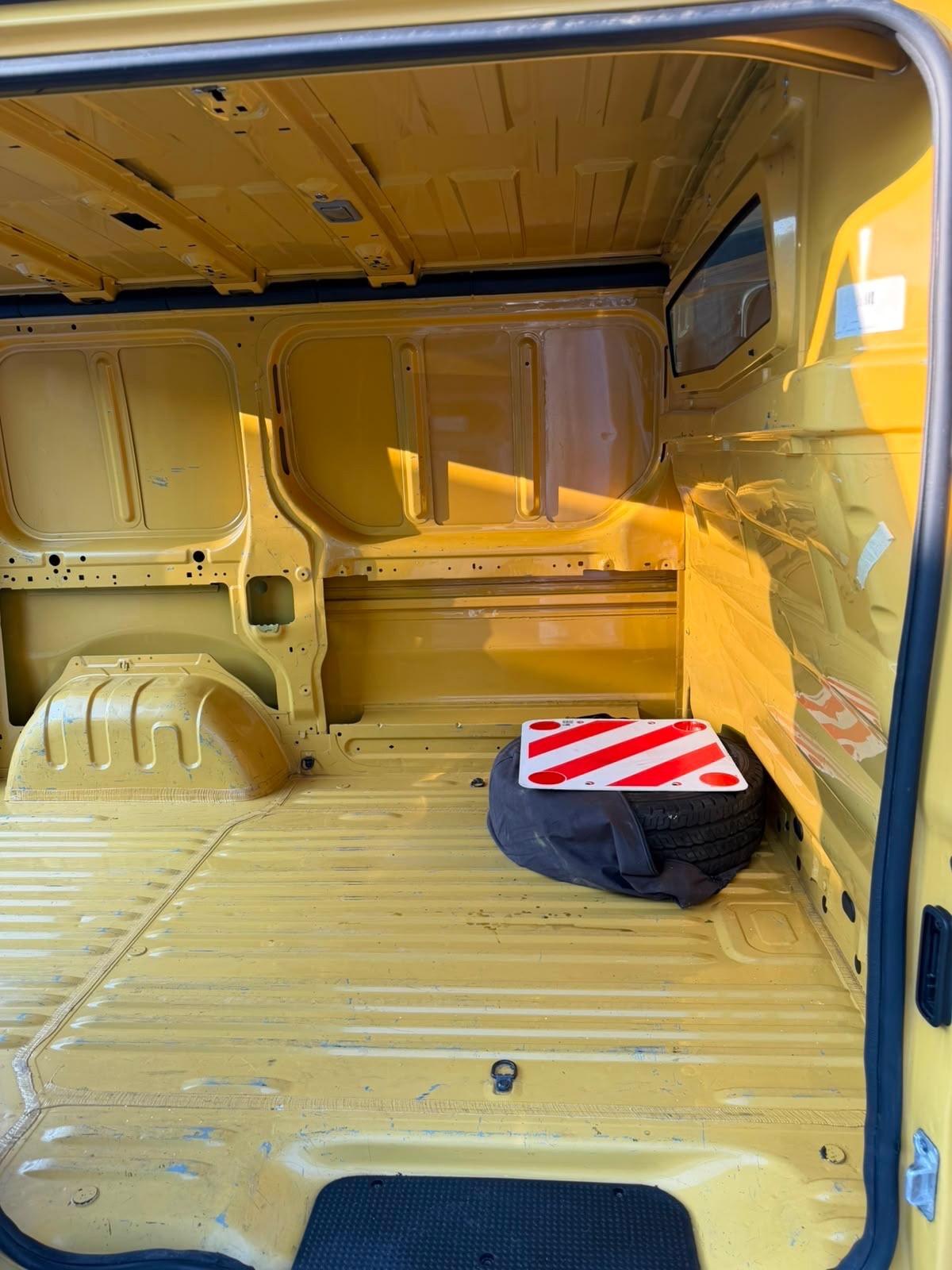 Opel Vivaro 27 2.0 CDTI 115CV PC-TN Furgone vetrato