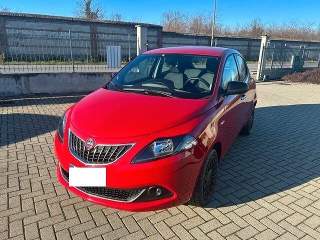 Lancia Ypsilon 1.0 FireFly 5 porte S&S Hybrid Silver