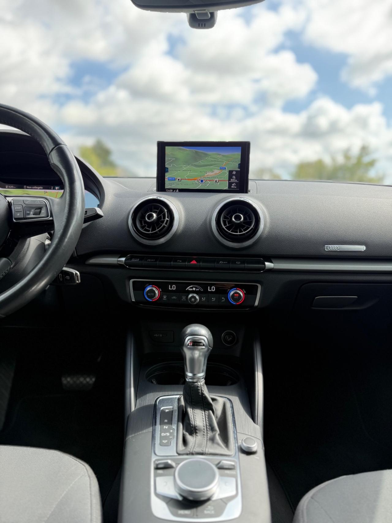 Audi A3 SPB 1.6 Diesel S-LINE