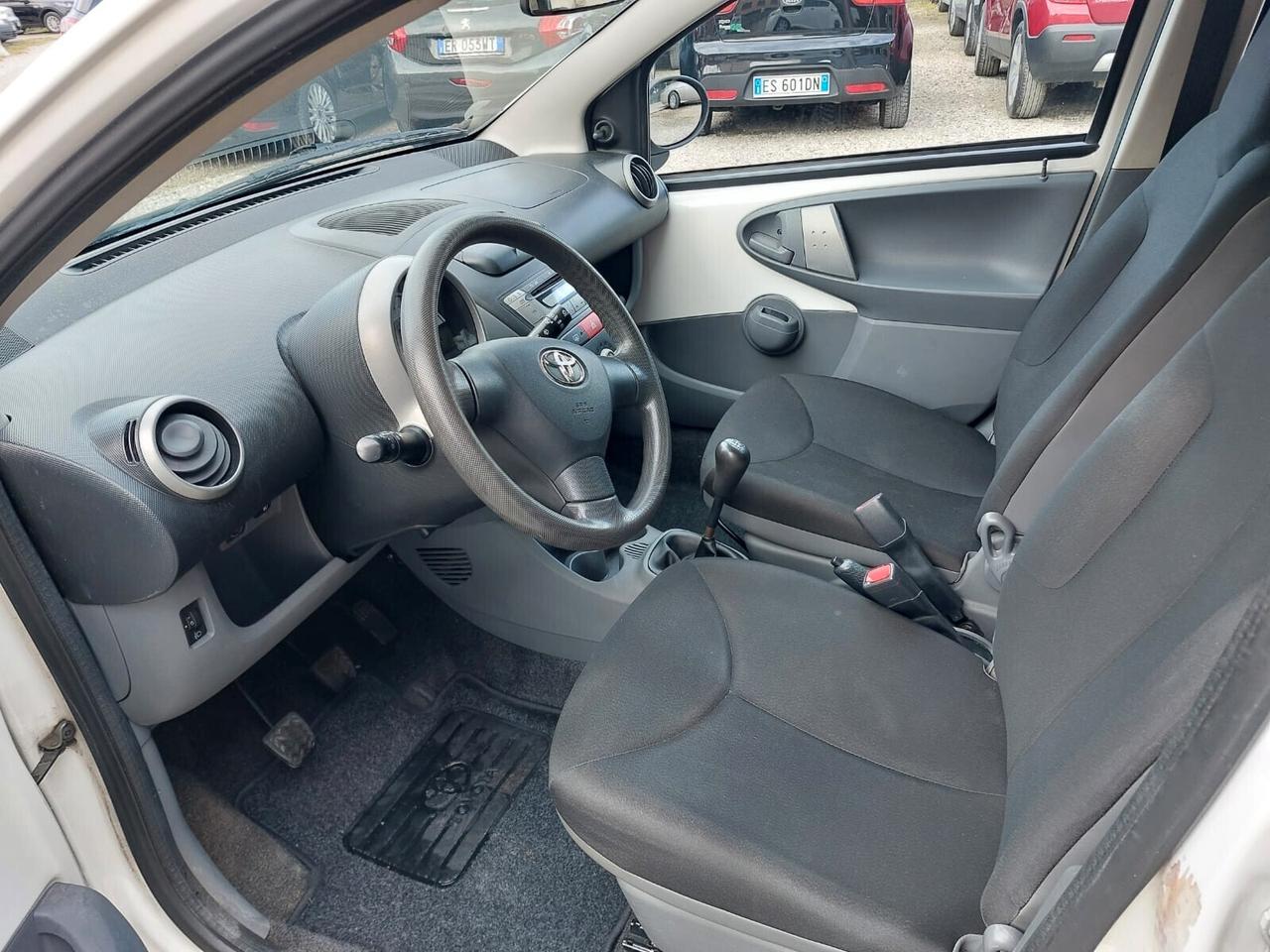 Toyota Aygo 1.0 12V VVT-i 5 porte Connect UNICO PROP
