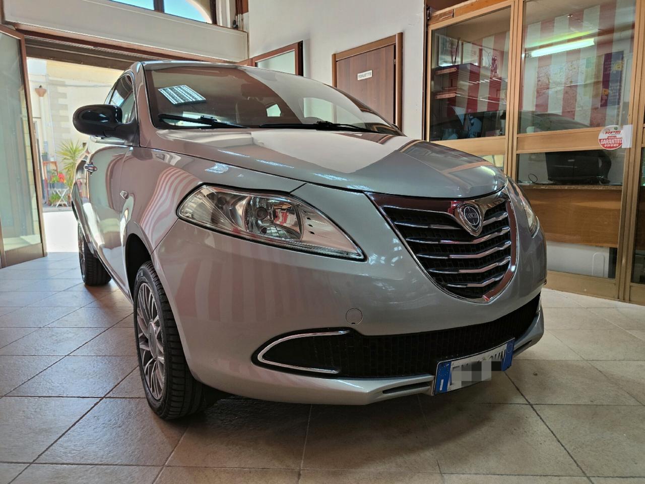 Lancia Ypsilon 0.9 TwinAir 85 CV 5 porte Metano Ecochic Gold