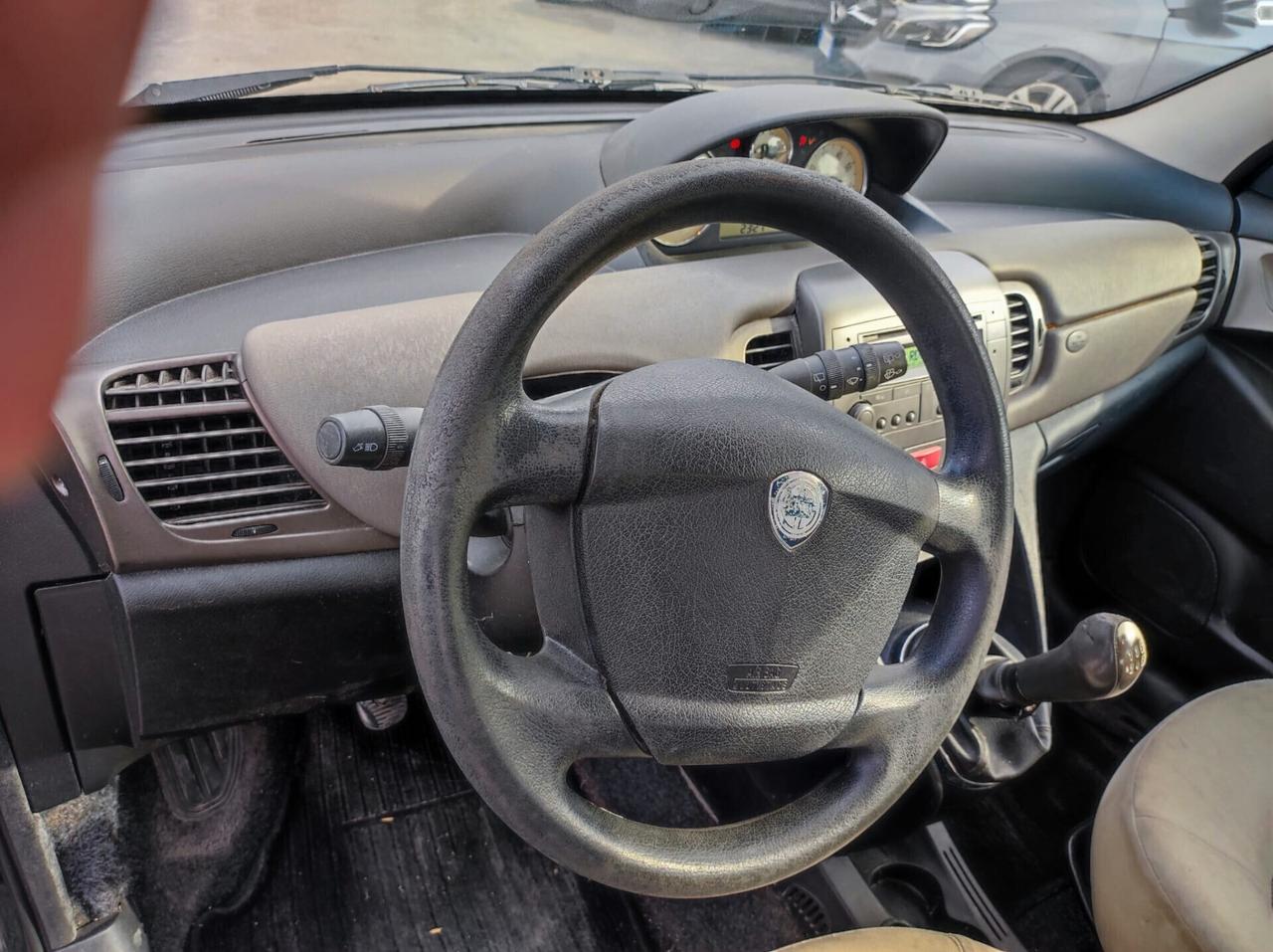 Lancia Ypsilon 1.3 MJT 75 CV Argento