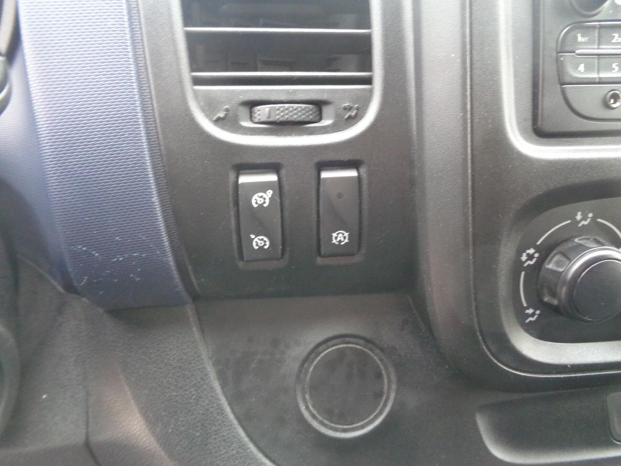 Vivaro 1.6 BiTurbo friziobne e volano km0 garz 12