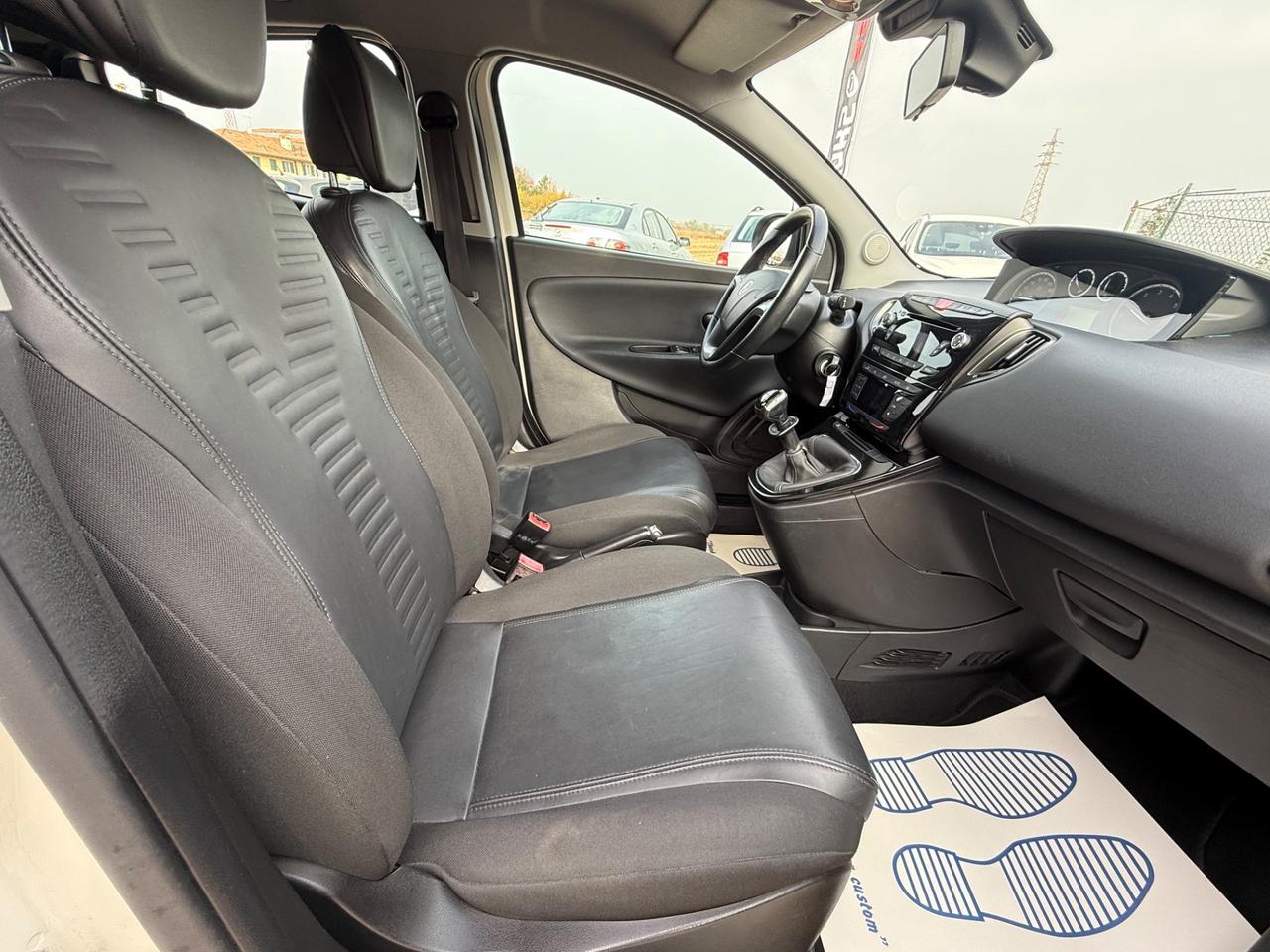 Lancia Ypsilon 1.2 69 CV 5 porte GPL Ecochic Platinum