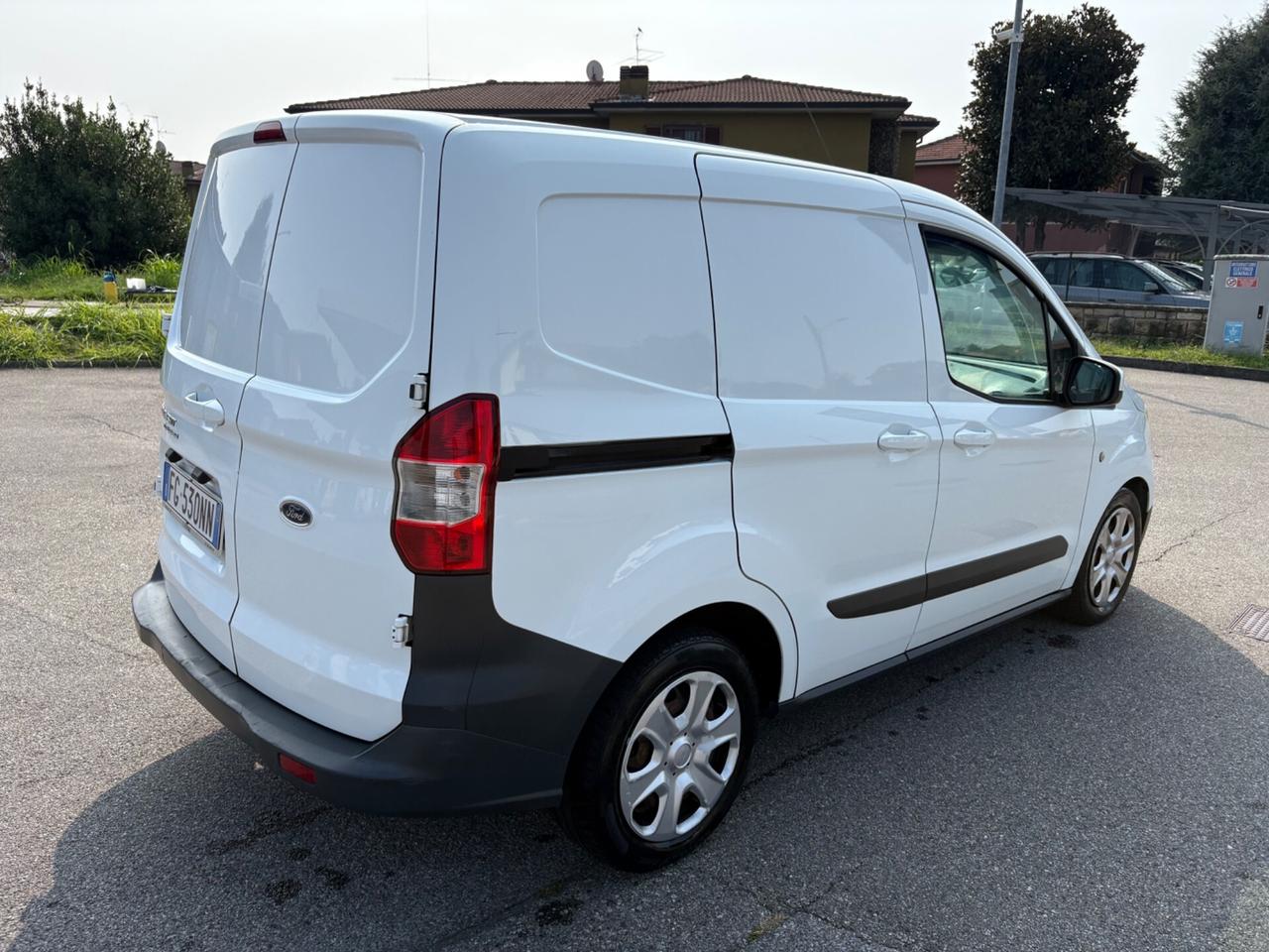 Ford Transit Courier *EURO6*