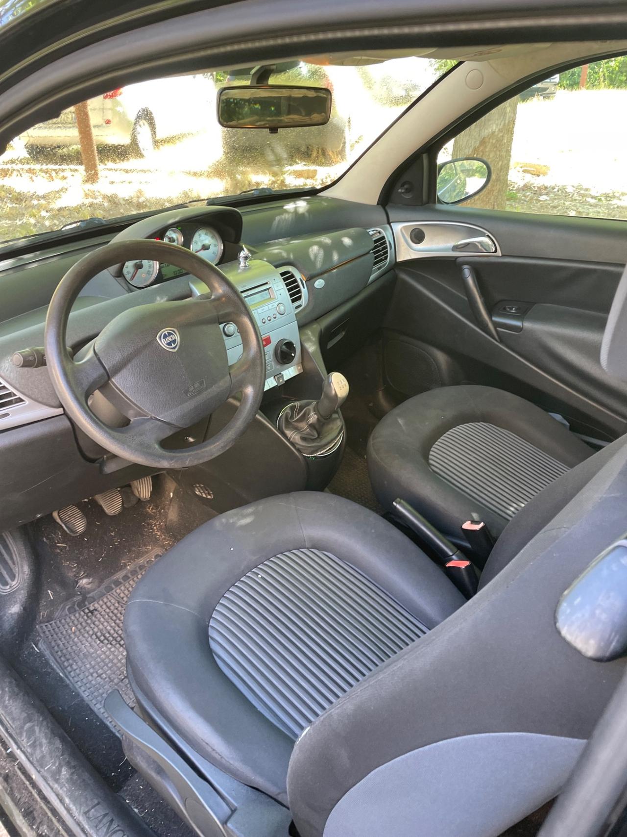 Lancia Ypsilon 1.3 MJT 75 CV Argento