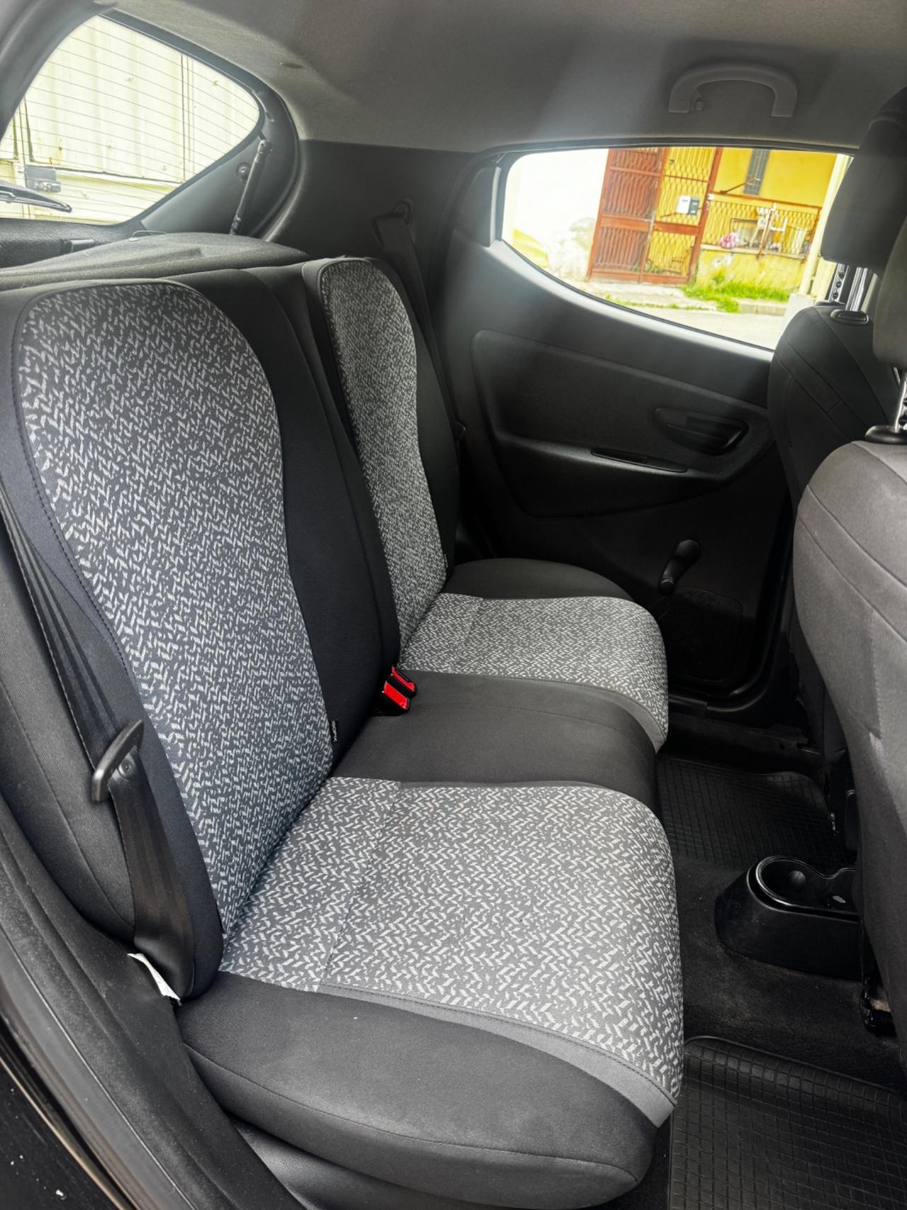 Lancia Ypsilon 1.0 FireFly 5 porte S&S Hybrid Alberta Ferretti