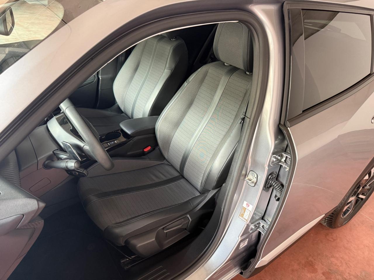 Peugeot 2008 BlueHDi 130 S&S EAT8 Allure Pack