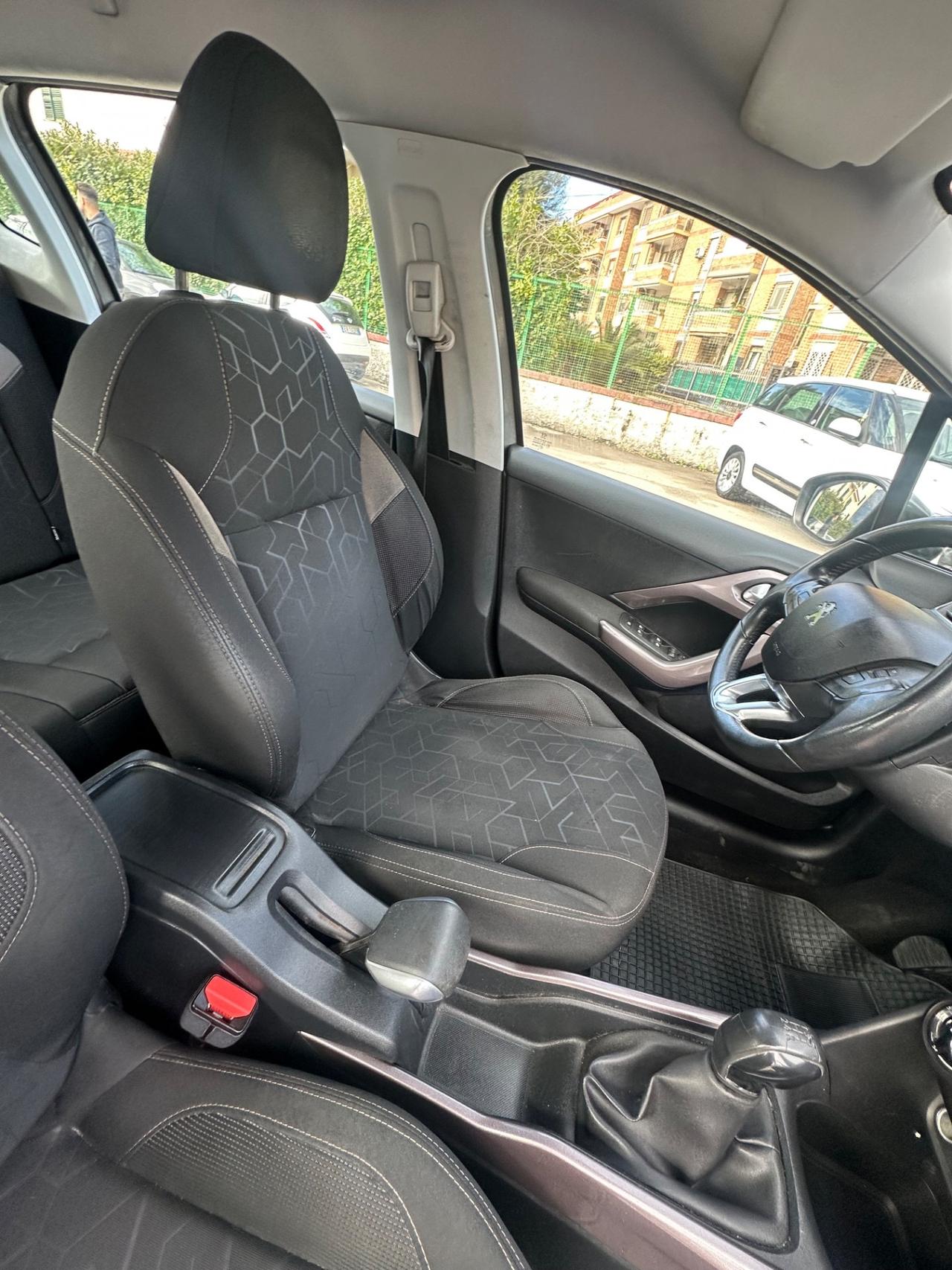 Peugeot 2008 1.6 e-HDi 92 CV Stop&Start Urban Cross