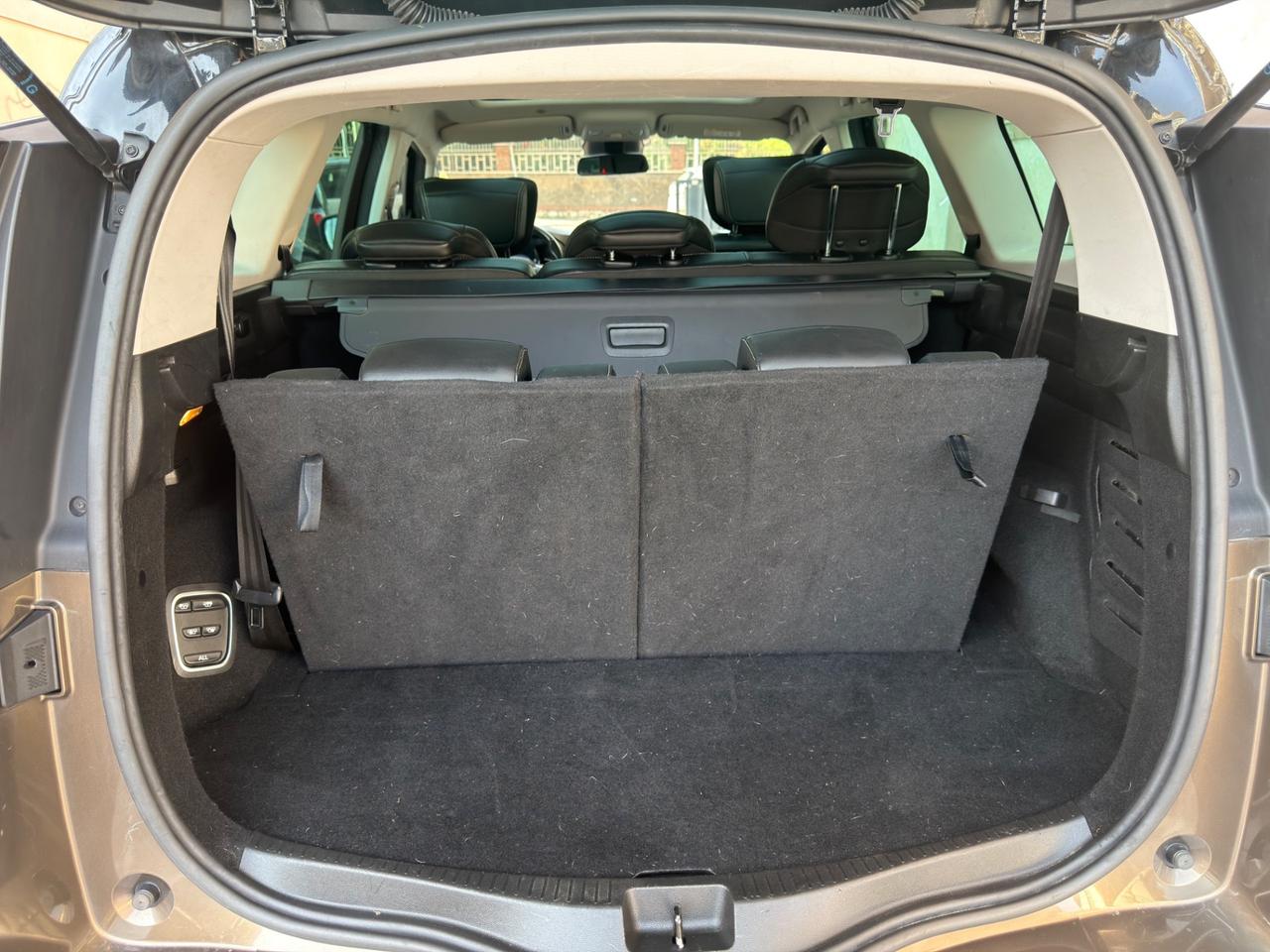 Renault Grand Scenic dCi 160 CV EDC Energy Initiale Paris