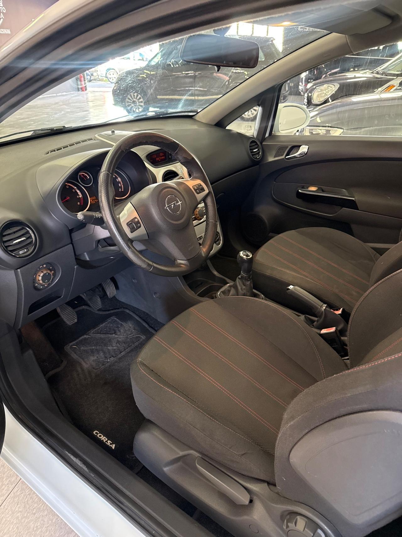 Opel Corsa 1.2 3 porte Sport