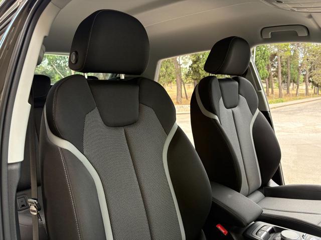 AUDI Q2 30 TDI S tronic Admired Advanced COCKPIT
