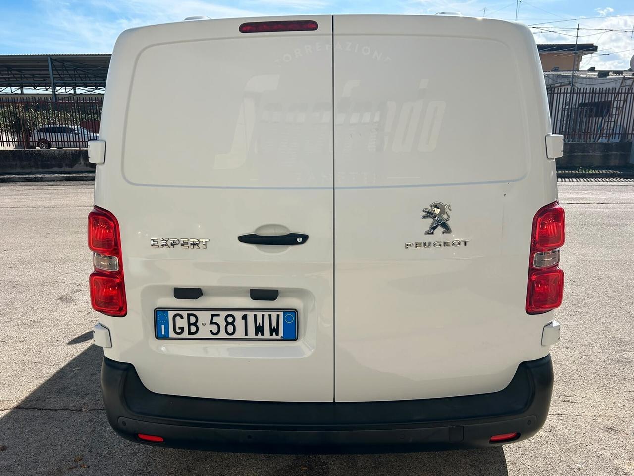 Peugeot EXPERT 4P 2.0 BLUEHDI 120 PREMIUM STANDARD