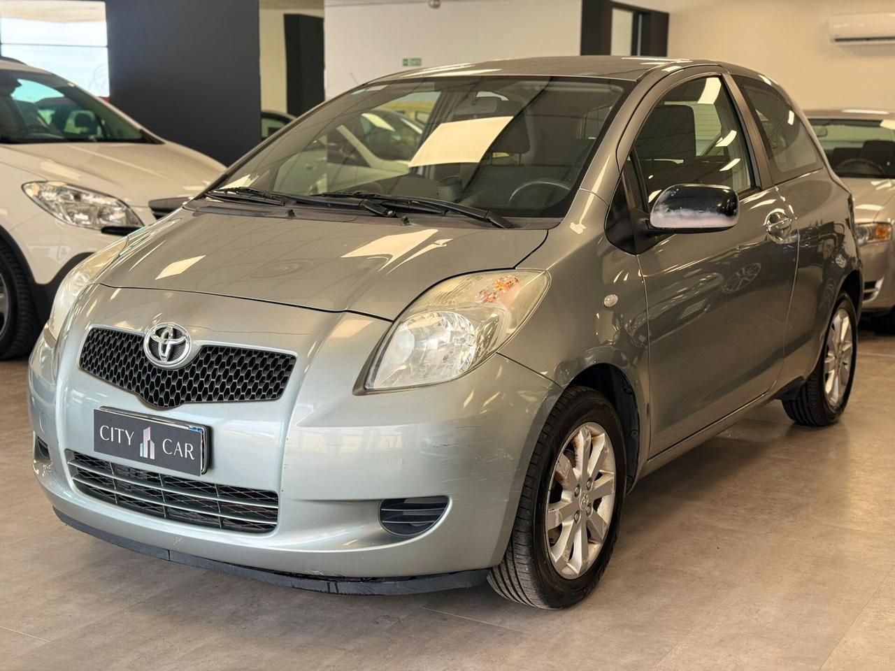 Toyota Yaris 1.0 3 porte Sol