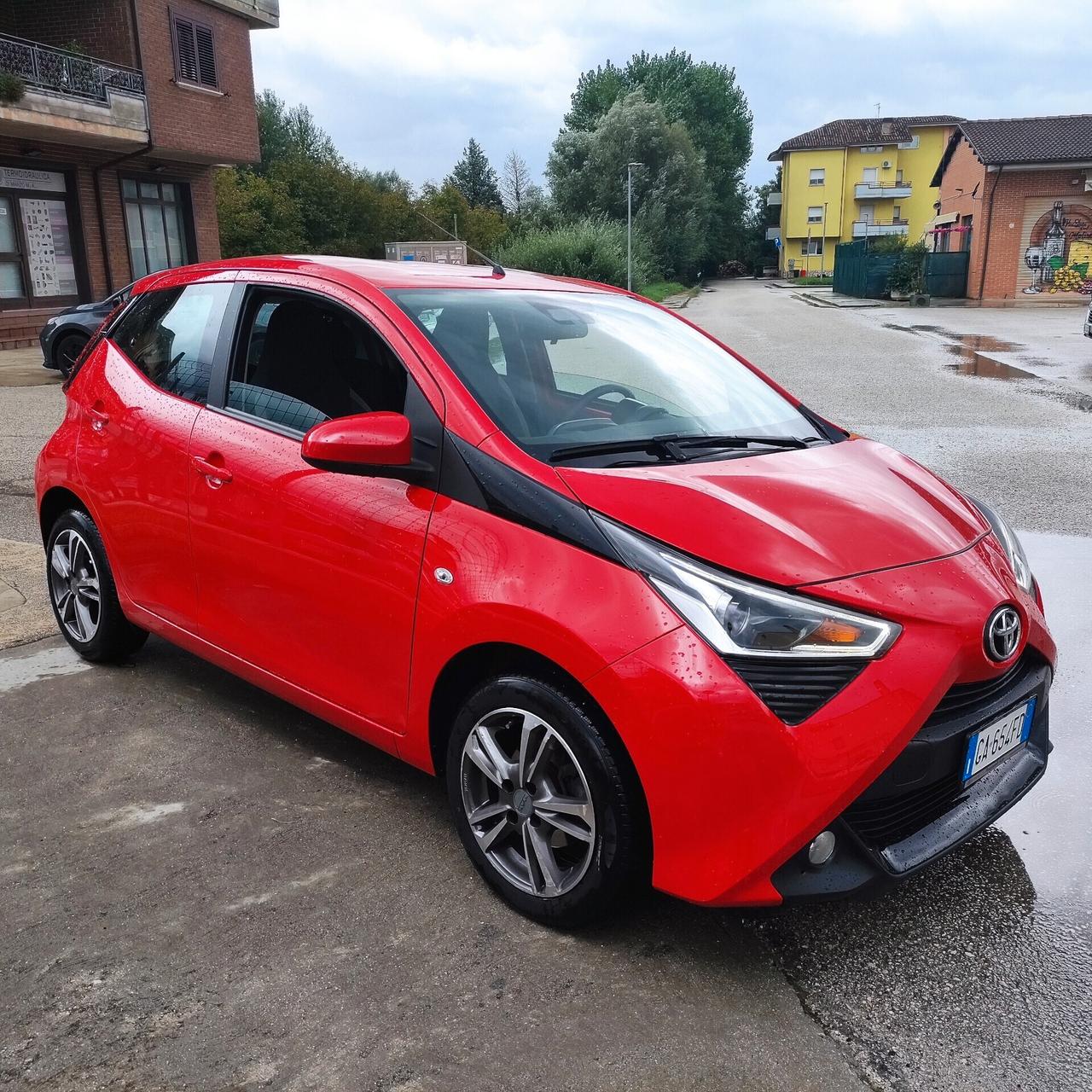 Toyota Aygo X 1.0 VVT-i 72 CV 5 porte Lounge Air S-CVT