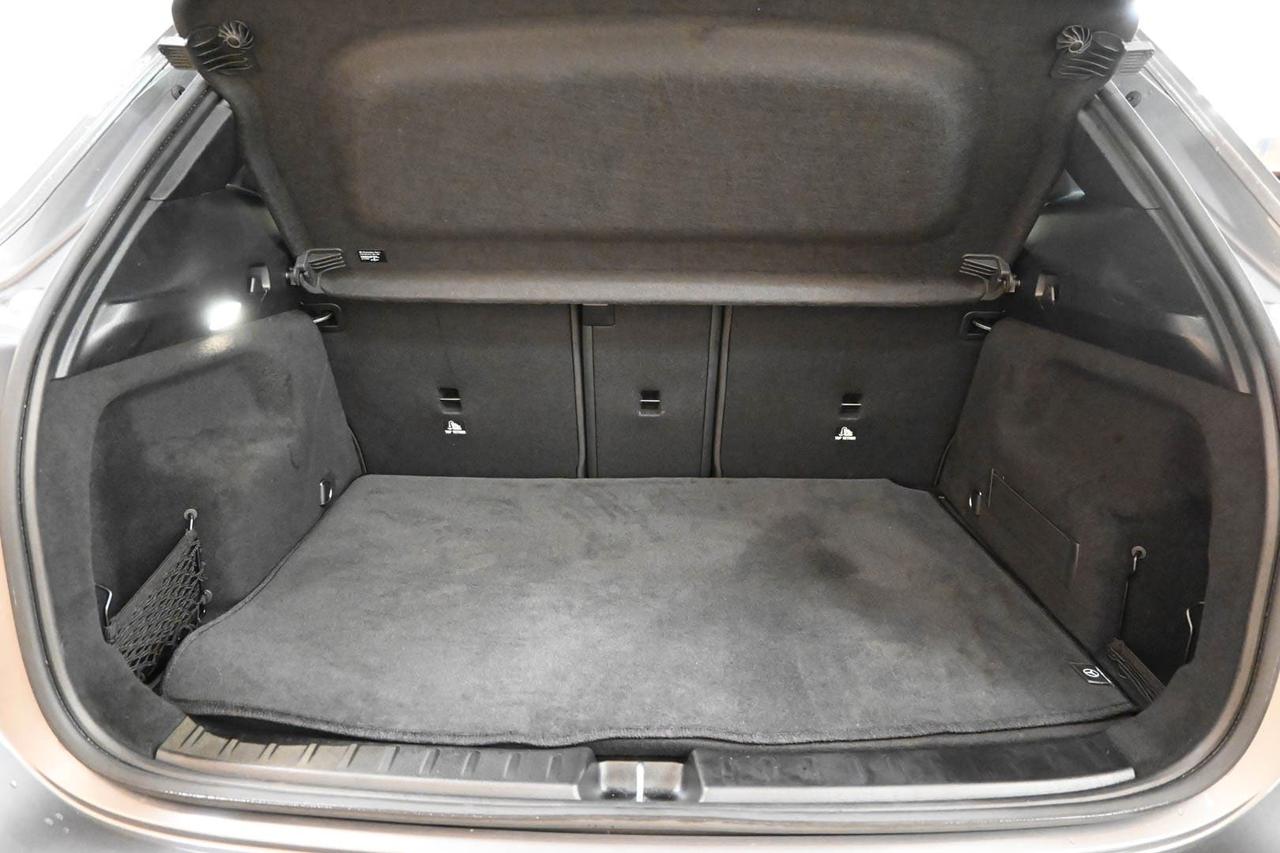 MERCEDES GLA (H247) GLA 200 d Automati...