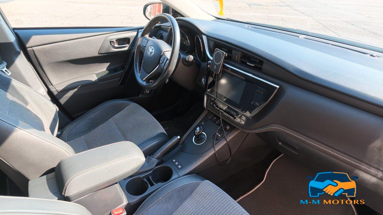 Toyota Auris 5 Porte Auris 1.8h Lounge cvt