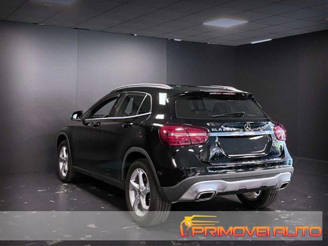 MERCEDES-BENZ GLA 200 d Automatic Sport