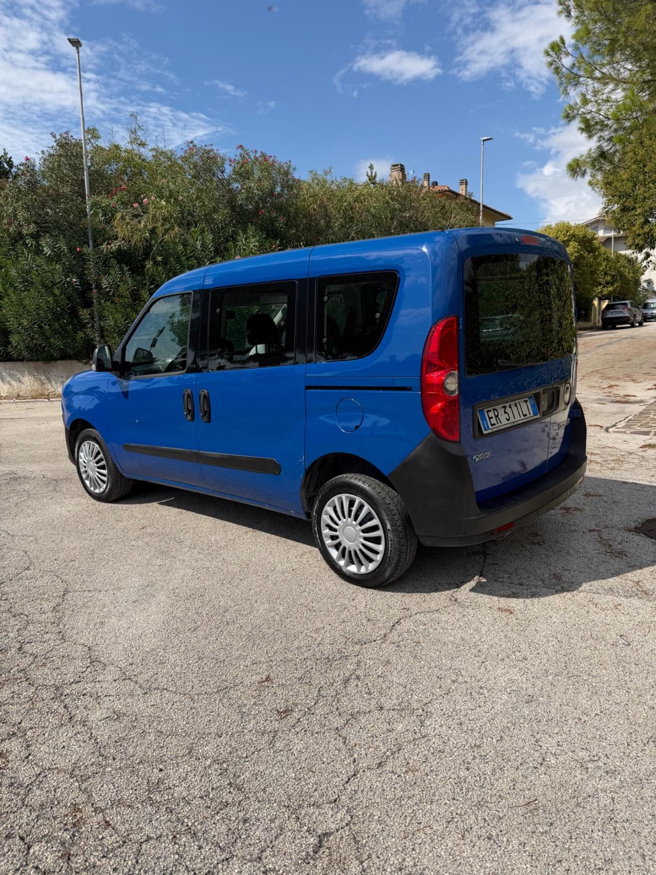 Fiat Doblò 1.4 T-Jet 16V Natural Power 7 posti