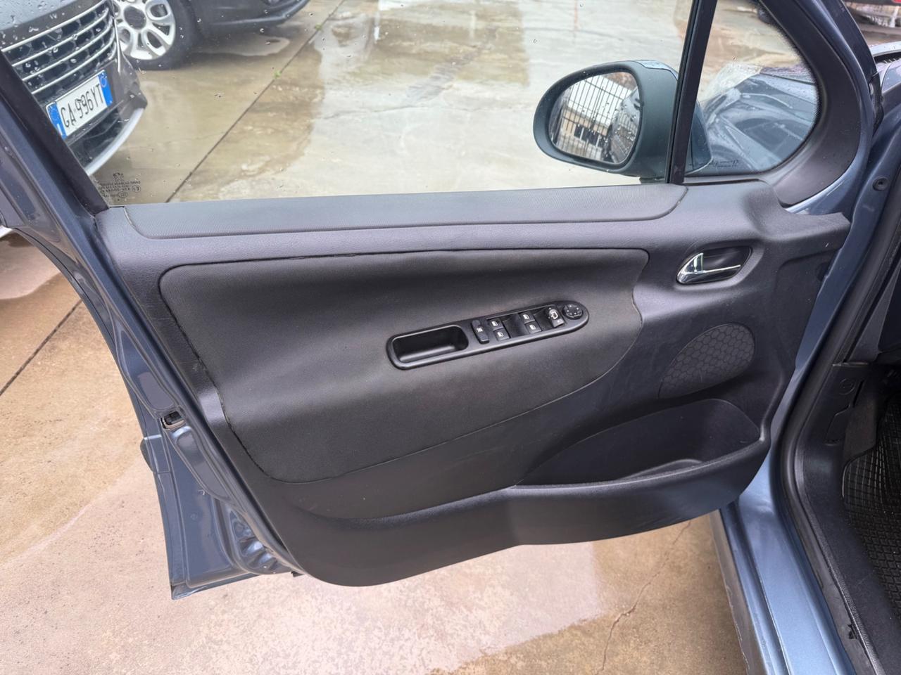 Peugeot 207 1.4 8V 75CV 5p. ONE Line