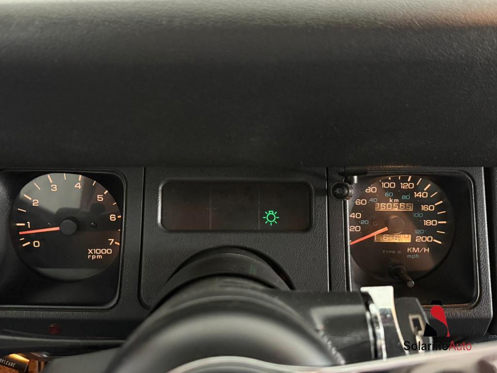 Jeep Wrangler Hard Top 4.0 Laredo autocarro