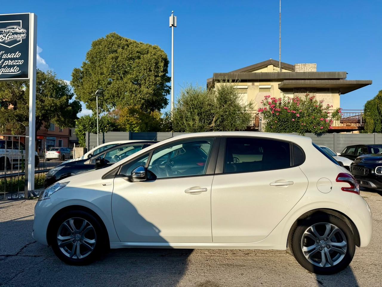 Peugeot 208 1.2 benzina Neopatentati