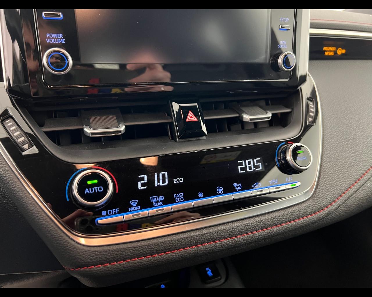 TOYOTA Corolla 2.0h Style cvt