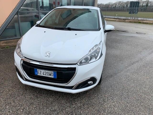 Peugeot 208 BlueHDi 75 5 porte Allure