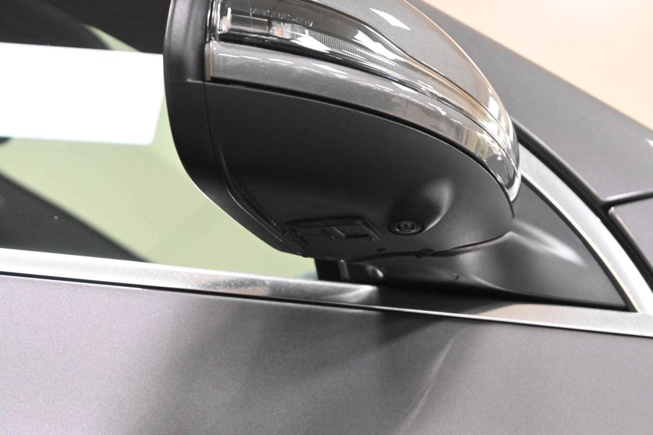 MERCEDES GLA (H247) GLA 200 d Automati...