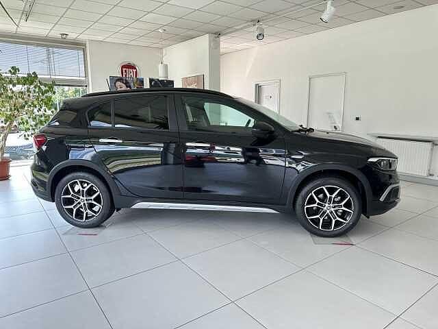 Fiat Tipo 1.5 Hybrid DCT 5 porte Cross KM0