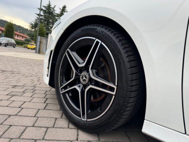 MERCEDES-BENZ A 200 PREMIUM AMG LUCI DIFFUSE