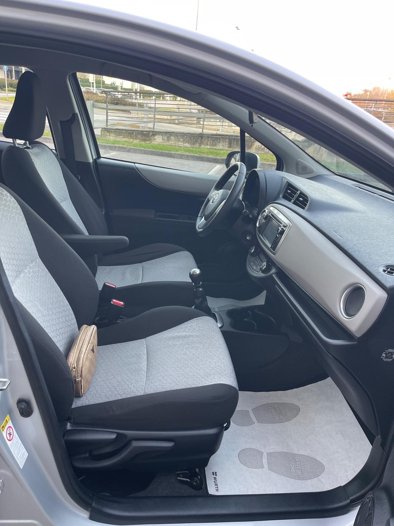 Toyota Yaris 1.3 5 porte Lounge