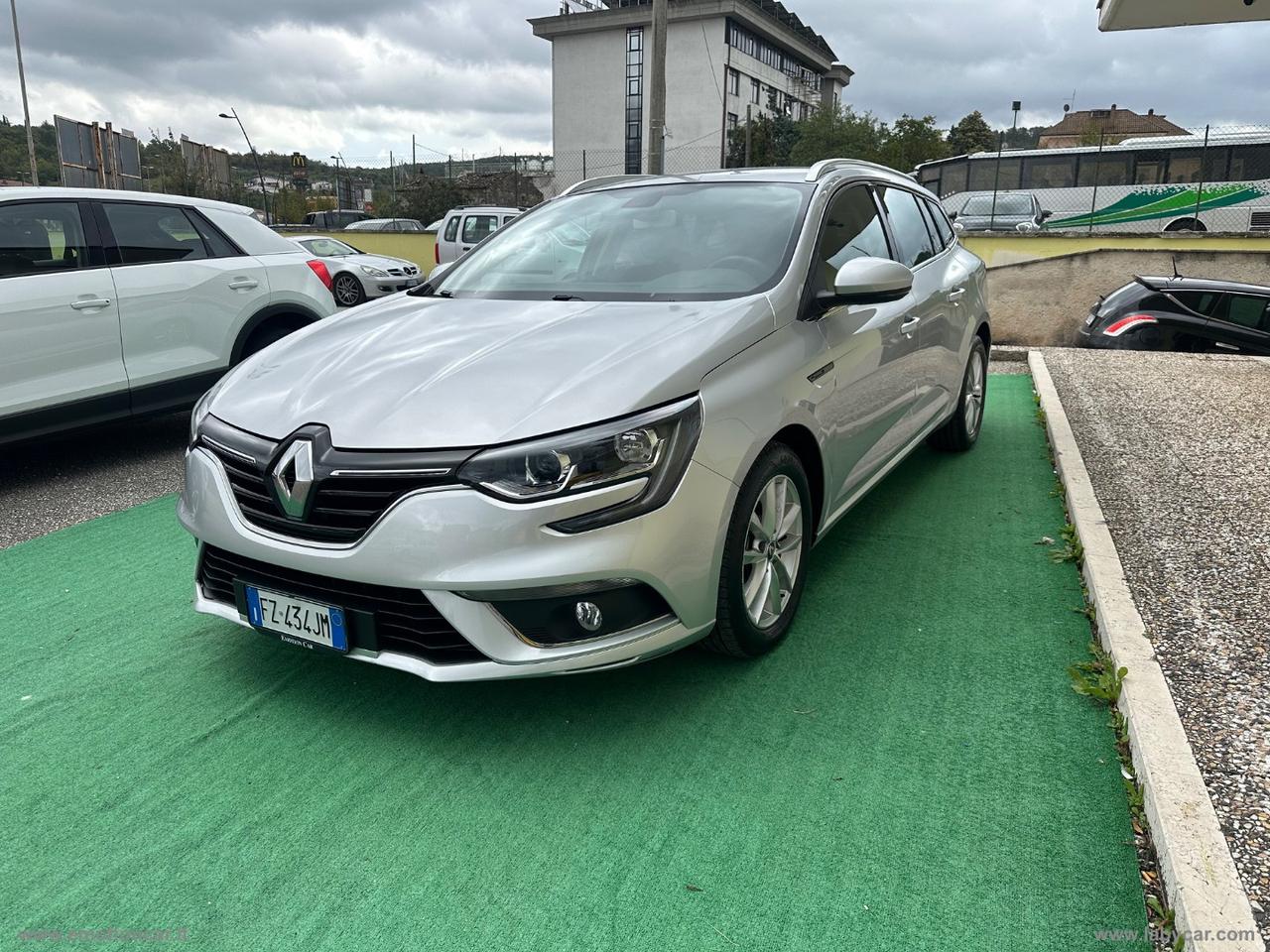 RENAULT Mégane Sporter Blue dCi 115CV EDC Bus. - 2019