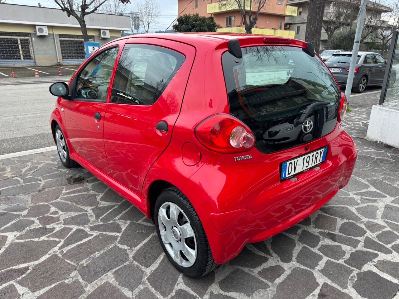 Toyota Aygo 1.0 12V VVT-i 5 porte Sol