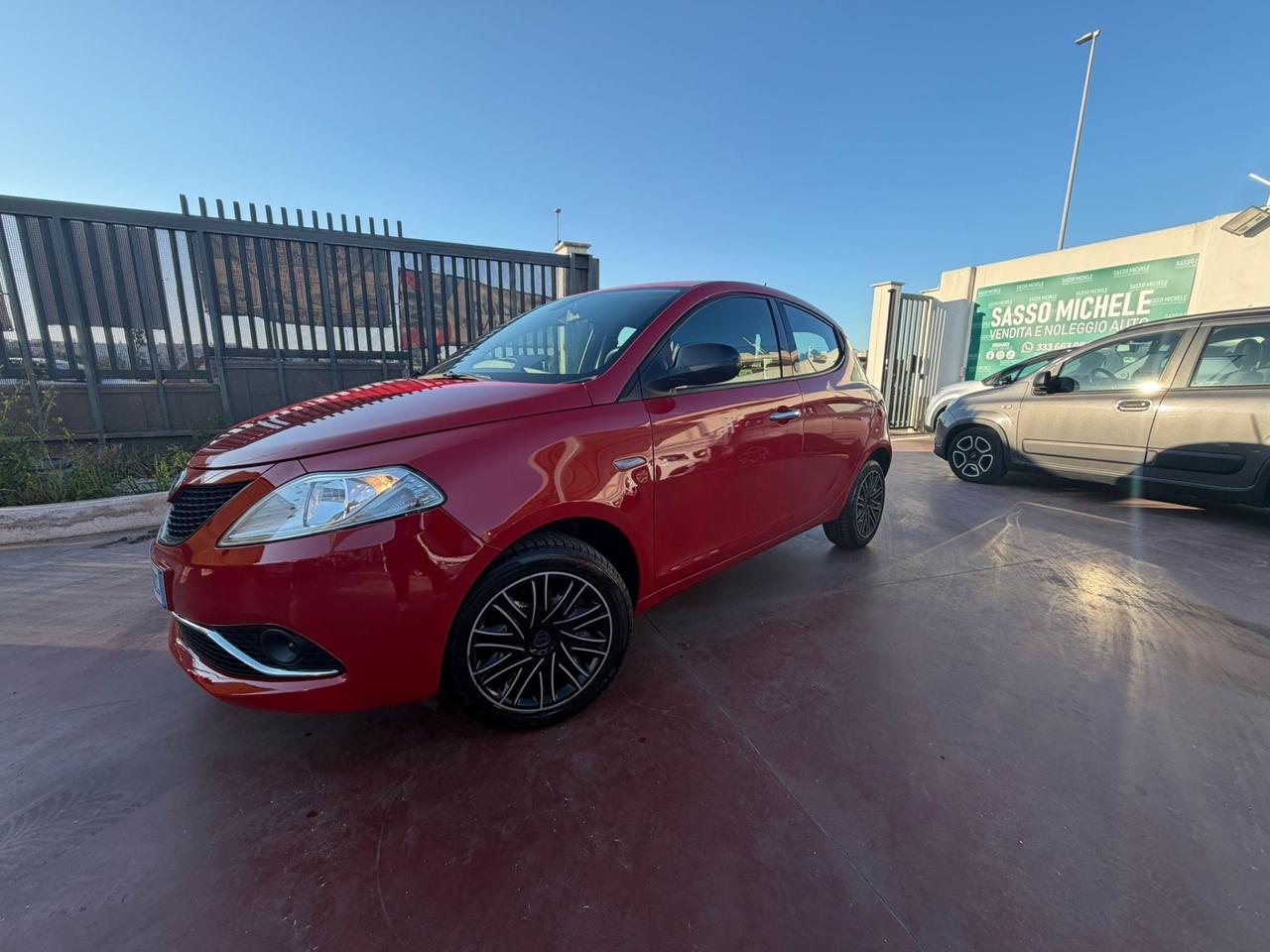Lancia Ypsilon 1.0 FireFly 5 porte S&S Hybrid Ecochic Gold