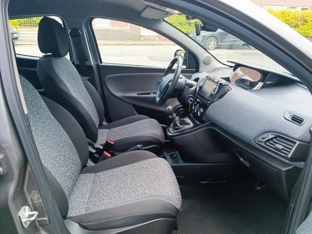 LANCIA Ypsilon 1.0 FireFly 5 porte S&S Hybrid Silver Plus