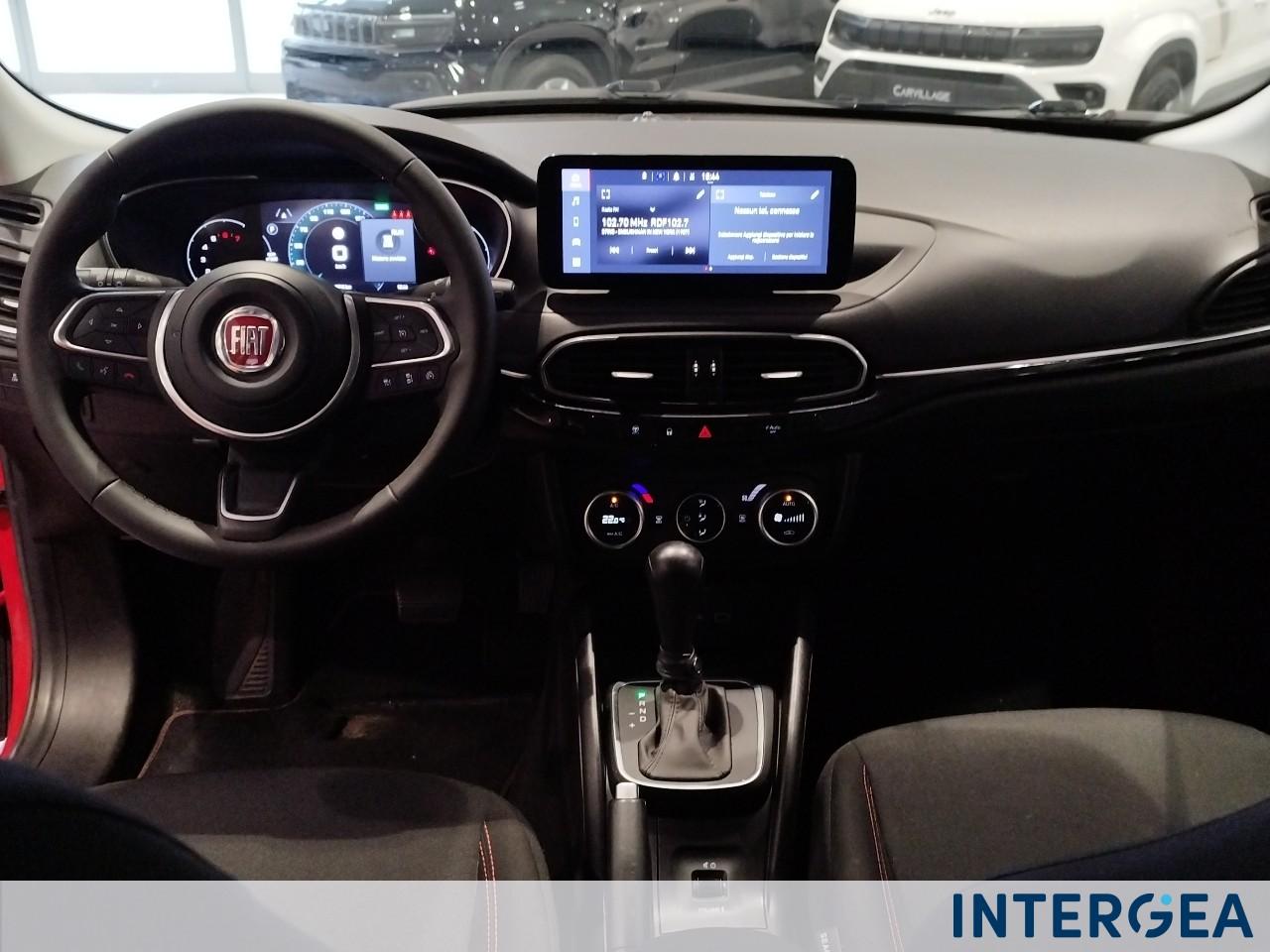 FIAT Tipo 5p 1.5 t4 hybrid (Red) 130