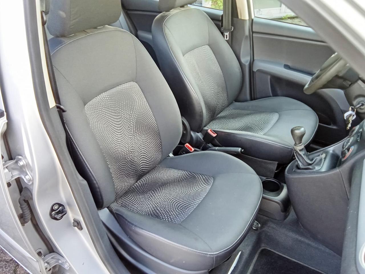 Hyundai i10 1.2 16V Sound Edition