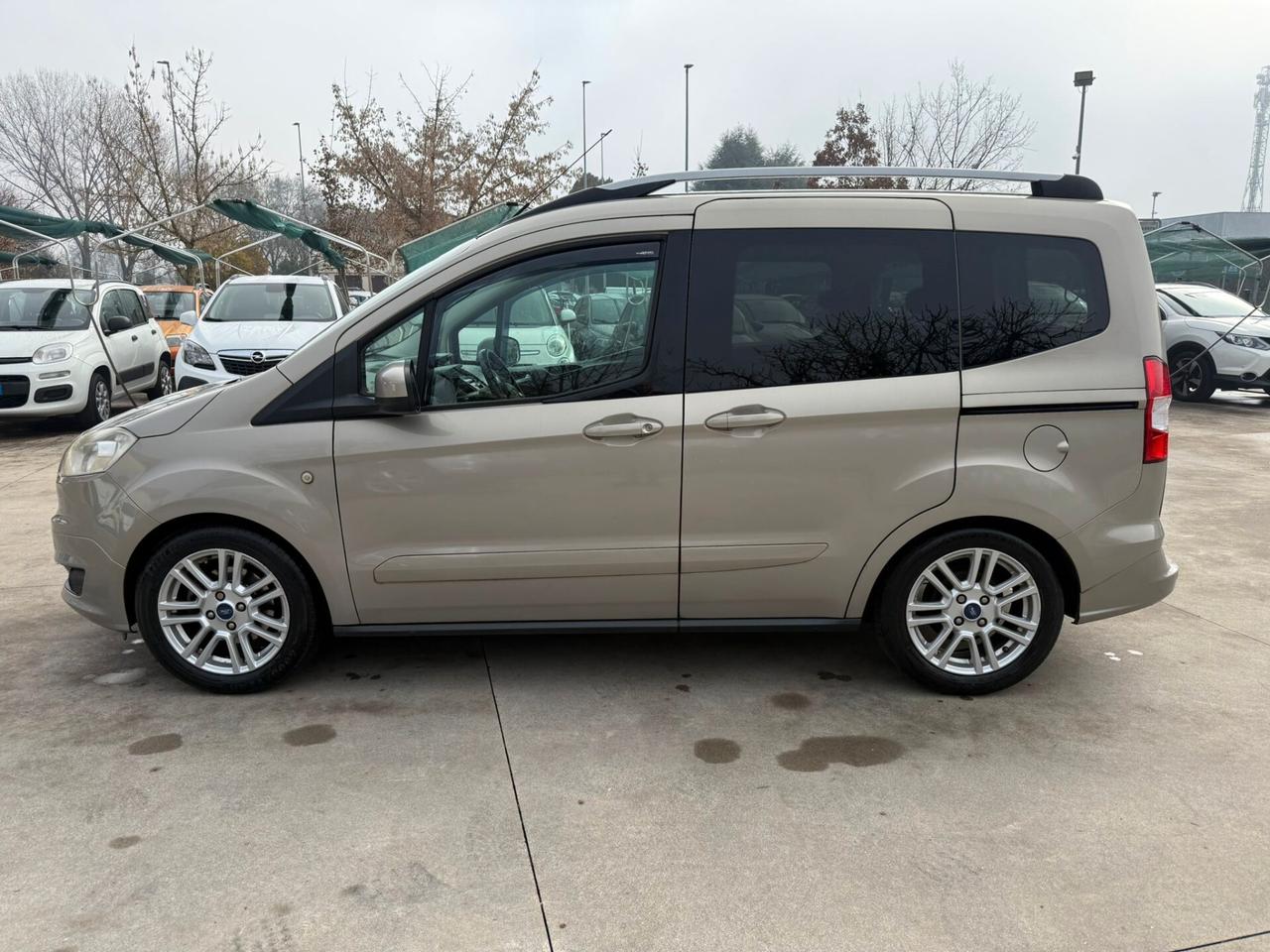 Ford Tourneo Courier 1.0 EcoBoost 100 CV Titanium