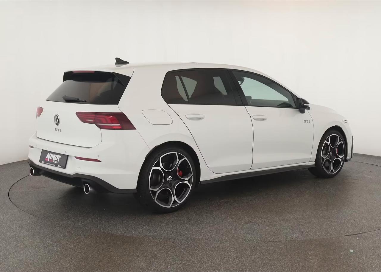 Volkswagen Golf GTI 2.0 TSI DSG 8.5 FENDINEBBIA/LED/HEAD/RETRO/