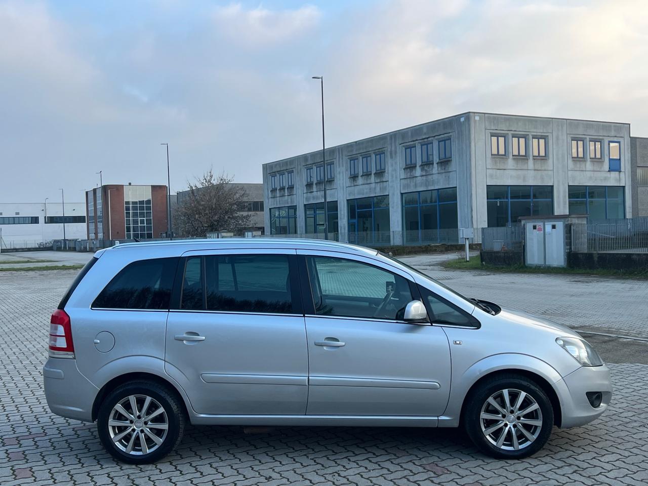 Opel Zafira 1.6 16V ecoM 150CV Turbo One