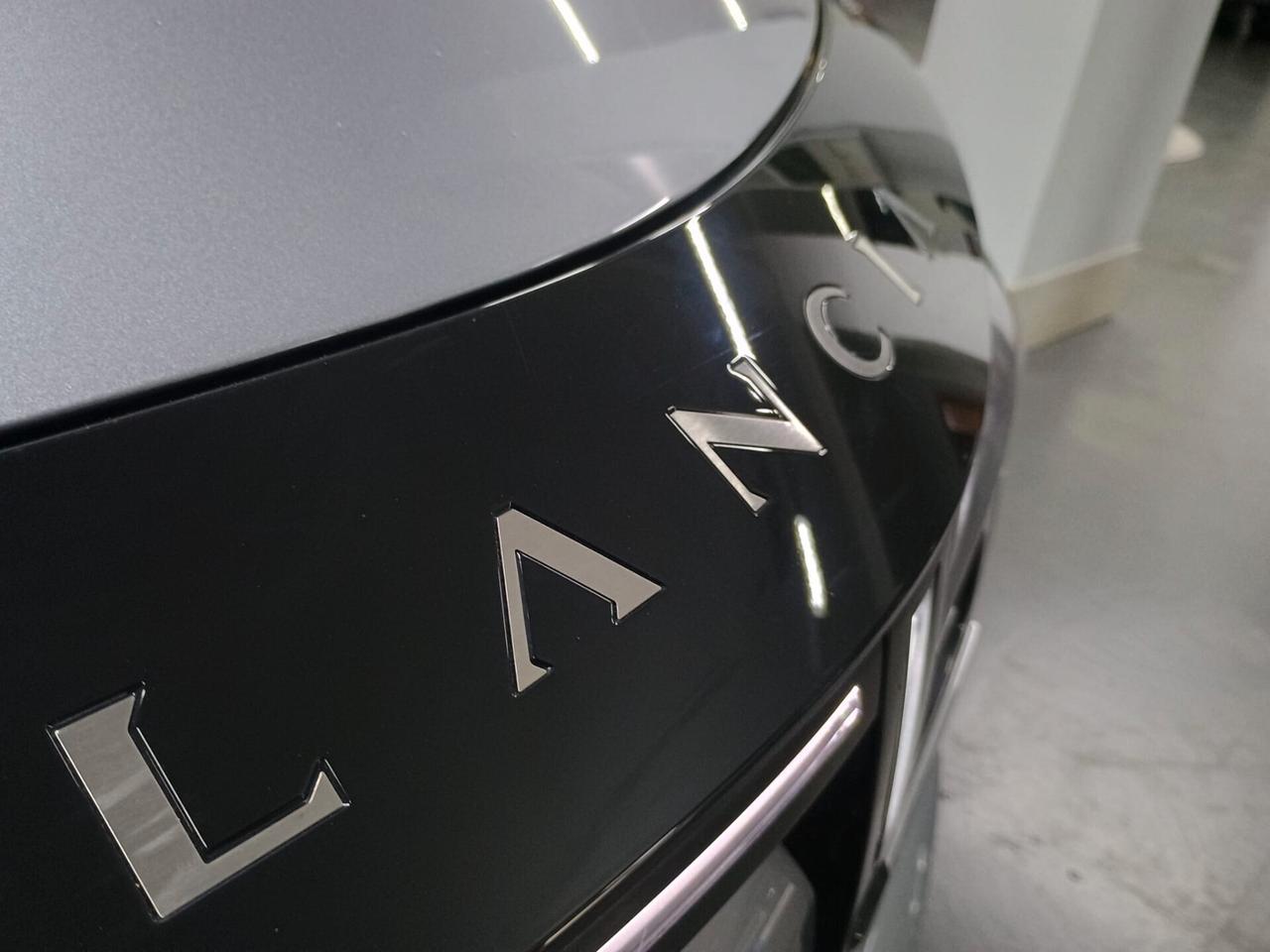 Lancia Ypsilon Hybrid e-DCT LX