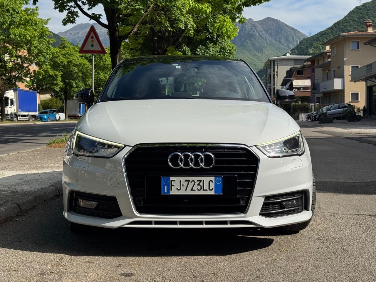 Audi A1 SPB 1.4 TDI S tronic Admired S LINE - TETTO APRIBILE - CAMBIO AUTOMATICO - SENSORI ANTERIORI E POSTERIORI - SEDILI IN PELLE