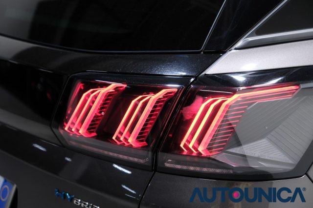 PEUGEOT 3008 HYBRID4 300 E-EAT8 ALLURE PACK