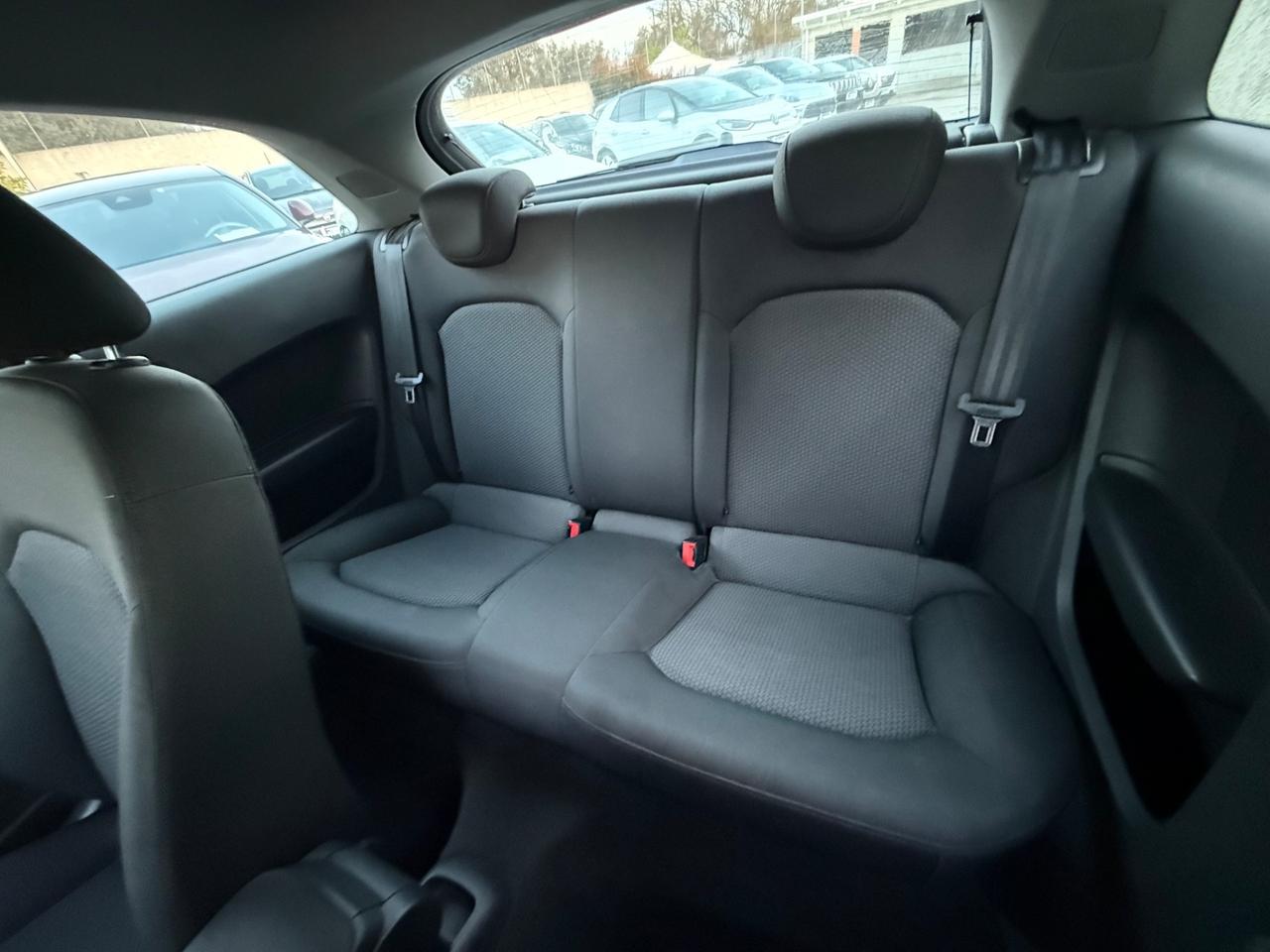 Audi A1 1.4 TDI S-Line Exterior,cerchi diamantati,Climatronic,ecc.