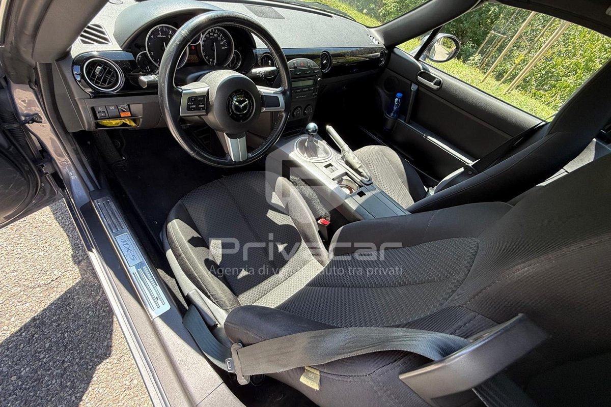 MAZDA MX-5 Roadster Coupé 1.8L Wind